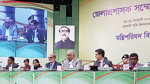 ভূমি অফিস, পাসপোর্ট অফিসে নজর রাখতে নির্দেশনা ডিসিদের