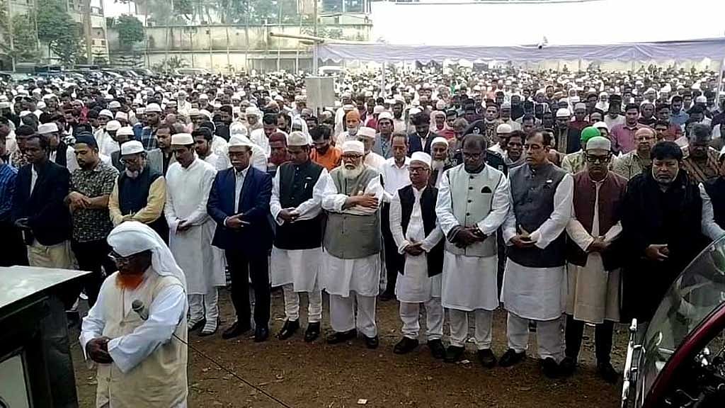 পারিবারিক কবরস্থানে শায়িত হলেন নাজমুল হুদা
