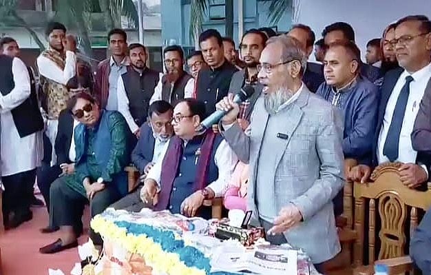 পদত্যাগী উকিল সাত্তার ফের সংসদে