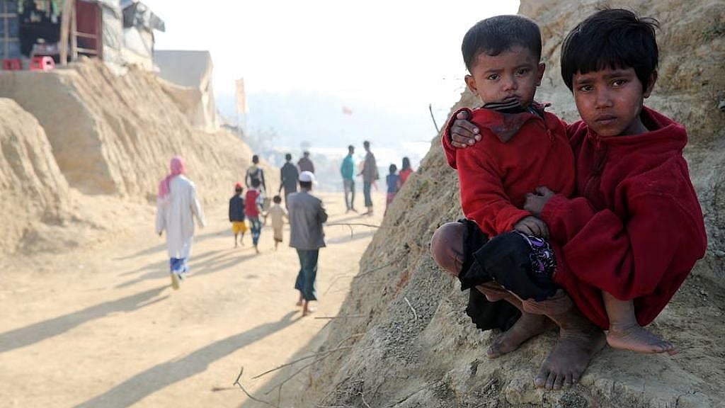 তহবিলে টান: রোহিঙ্গাদের খাদ্য সহায়তা কমিয়ে দিচ্ছে জাতিসংঘ