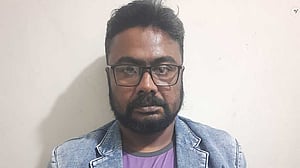 ফেন্সিডিলের বিকল্প ‘ফেন্সিগ্রিপ’ আসছে, ঢাকায় গ্রেপ্তার ১