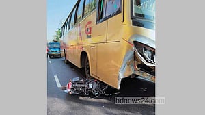 বরিশালে বাসচাপায় বিক্রয় প্রতিনিধি নিহত