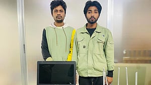 ই-মেইল আইডি হ্যাক করে অর্থ আত্মসাৎ, গ্রেপ্তার ২