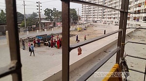 বস্তি থেকে ফ্ল্যাটে উঠেও কেন তারা সুখী নয়