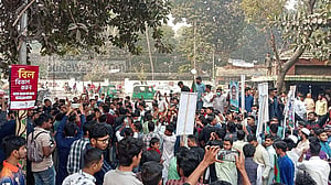 ঢাবিতে ছাত্র অধিকার পরিষদের কর্মসূচিতে ‘হামলা’, আহত ২০