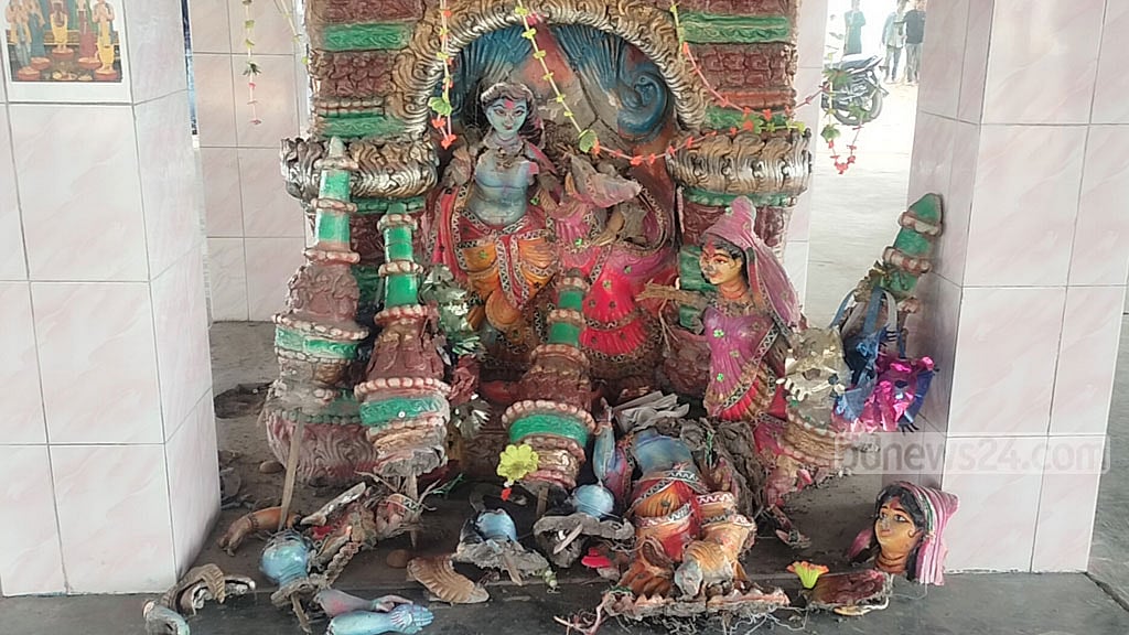 এক রাতে ঠাকুরগাঁওয়ের ১৪ মন্দিরের প্রতিমা ভাঙচুর