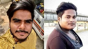 কক্সবাজারে কভার্ডভ্যানের ধাক্কায় ২ মোটর সাইকেল আরোহীর মৃত্যু