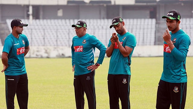হাথুরুসিংহের ফেরার ভালো-মন্দ
