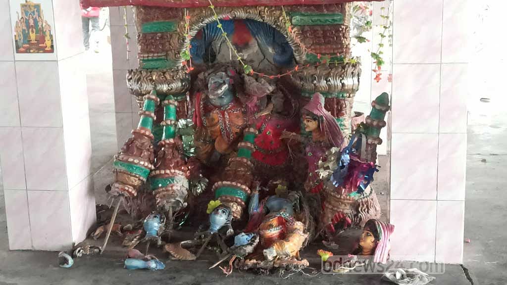 ঠাকুরগাঁওয়ে প্রতিমা ধ্বংসকারীদের গ্রেপ্তারের দাবি সংস্কৃতিকর্মীদের