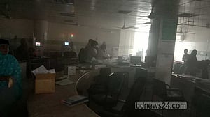 ঢাকা মেডিকেলে আগুন: ‘হুড়োহুড়িতে’ রোগীর মৃত্যু