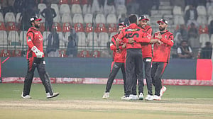 পিএসএল শুরুর ম্যাচে ১ রানের নাটকীয় জয় লাহোরের
