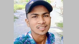 ট্রলির সঙ্গে মোটরসাইকেলের সংঘর্ষ, নিহত ২ ভাই