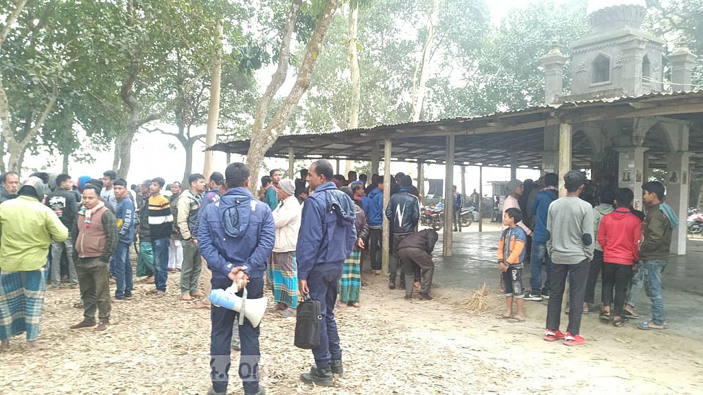 সম্প্রীতির জনপদে প্রতিমার গায়ে ক্ষত