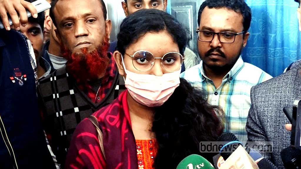 ইবি হলে ছাত্রী নির্যাতন: তদন্ত কমিটির মুখোমুখি ছাত্রলীগের দুই নেত্রী