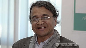 ‘ডিএনএ টেস্ট করব, কিন্তু বিবর্তনবাদ পড়ব না!’