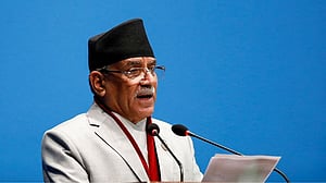 আস্থা ভোটে জিতে নতুন জোট গড়ার পথে নেপালের প্রধানমন্ত্রী