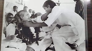 বঙ্গবন্ধু বললেন, মাঠে আয়