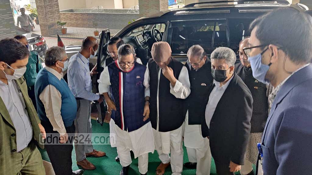 ইসিতে আওয়ামী লীগ নেতারা, রাষ্ট্রপতির পদের প্রার্থীও সঙ্গে