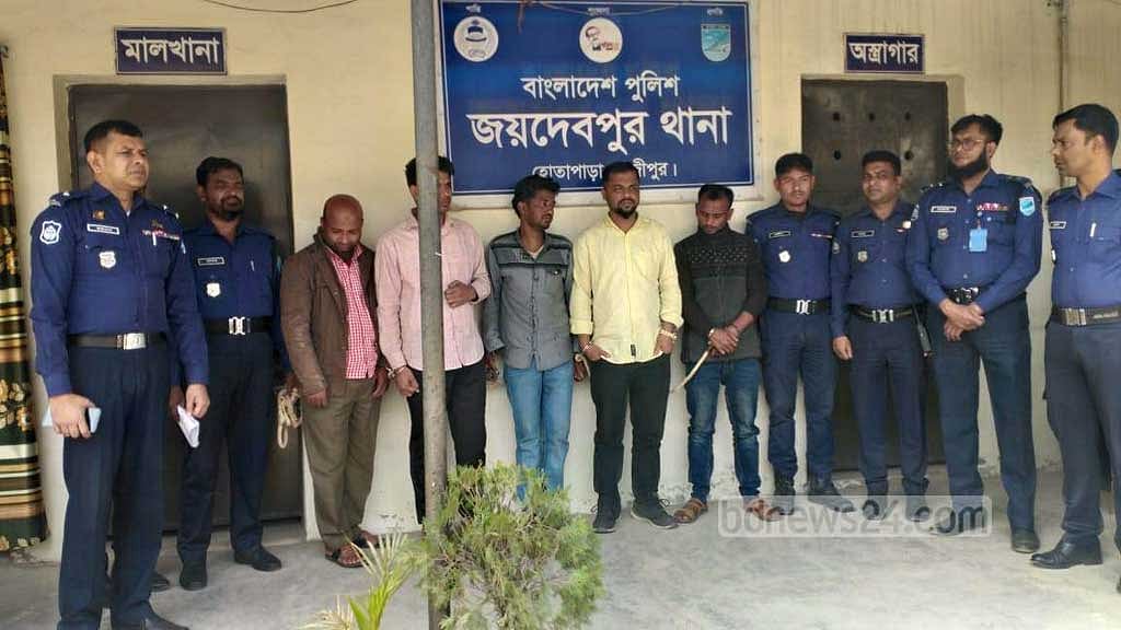 গাজীপুরে রিসোর্ট থেকে ১০ তরুণ-তরুণী গ্রেপ্তার