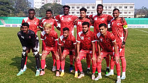 দোরিয়েলতন-স্টুয়ার্টের দাপটে শেষ প্রথম পর্ব