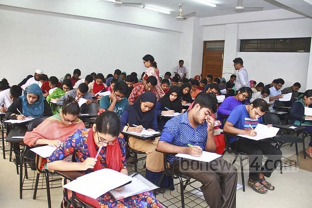 ডাক্তার হওয়ার আশায় ভর্তি পরীক্ষায় বসছেন এক লাখ শিক্ষার্থী