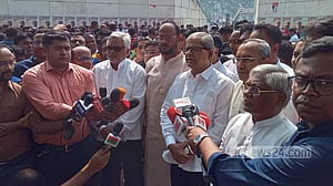 কার্ডে খাদ্যপণ্য বিক্রি হলে ‘দুর্নীতির’ নতুন জায়গা খুলবে: ফখরুল