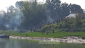 জাজিরায় আওয়ামী লীগের দু’ পক্ষের সংঘর্ষে আহত ২০, আটক ১