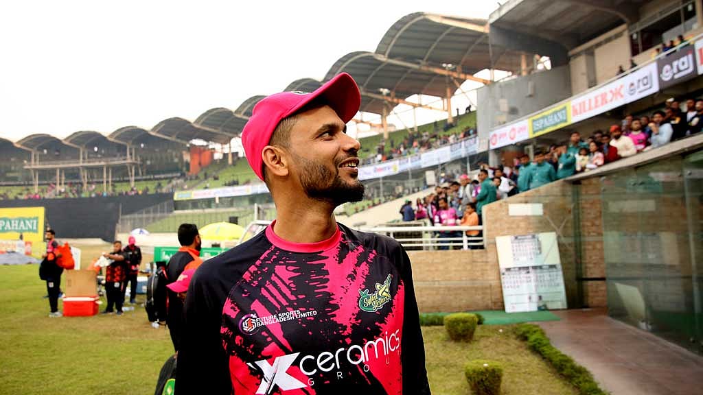 বিপিএল ফাইনালে মাশরাফির অনন্য ‘সেঞ্চুরি’