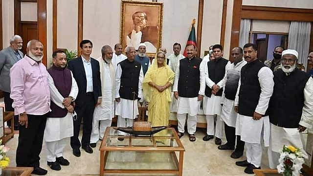 চট্টগ্রামের নেতাদের ‘একযোগে কাজের নির্দেশ’