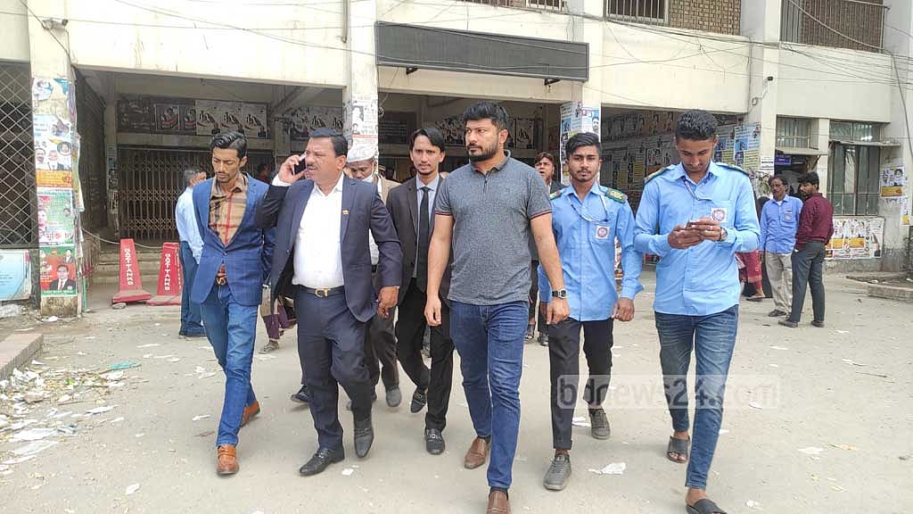 তিন শিশুর চুল কর্তনকে ‘শাসন’ বললেন সংসদ সদস্য নজরুল