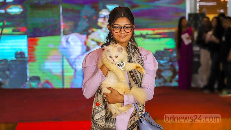 ঢাকার যমুনা ফিউচার পার্কে শুক্রবার প্রথমবারের মতো অনুষ্ঠিত হয় ক্যাট র‍্যাম্প শো। ছবি: আসিফ মাহমুদ অভি