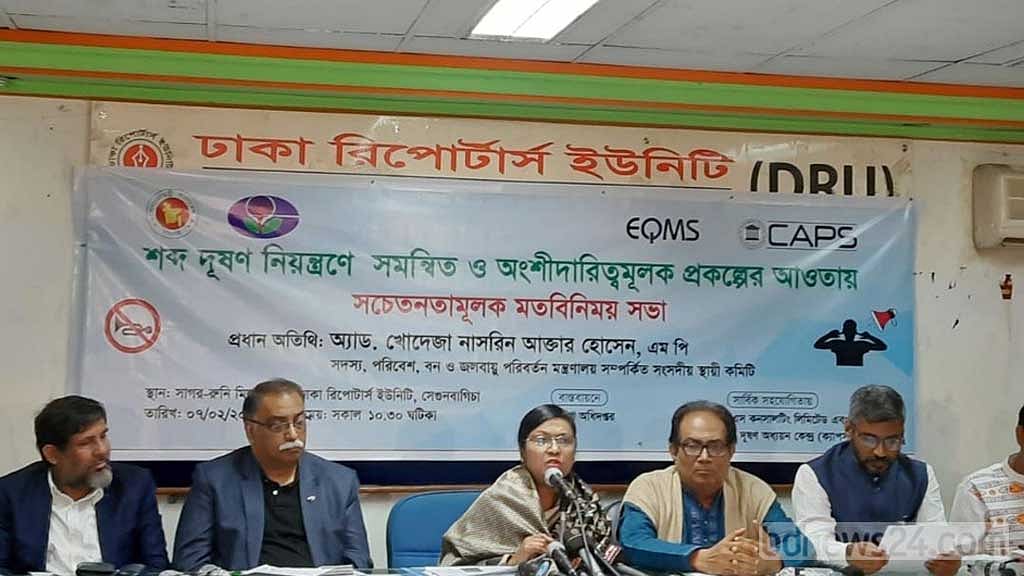 ‘মন্ত্রী এমপিরা পাবলিক বাসে চড়লে নিরাপত্তা দেবে কে?’