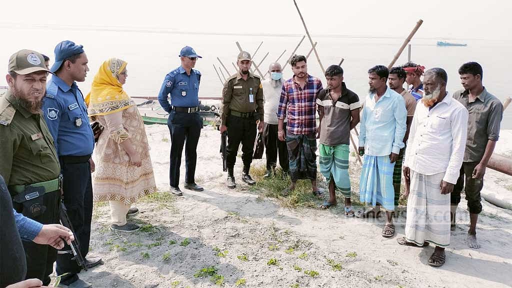 মানিকগঞ্জে অবৈধভাবে বালু তোলার দায়ে ৬ জনের কারাদণ্ড