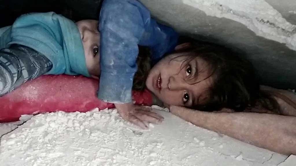 ভূমিকম্প: ভাইকে বাঁচানোর চেষ্টায় ৩৬ ঘণ্টা আগলে রেখেছিল সিরীয় বোনটি