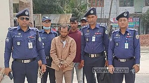 স্বামীকে হত্যা চেষ্টার অভিযোগে স্ত্রী ও ‘প্রেমিক’সহ গ্রেপ্তার ৪