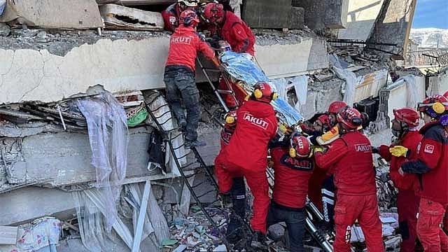 তুরস্ক-সিরিয়ায় ভূমিকম্প: মৃত্যু ১১ হাজার ছাড়িয়েছে