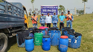 বরিশালে বাগদা চিংড়ির ৫ লাখ রেনু জব্দ, নদীতে অবমুক্ত