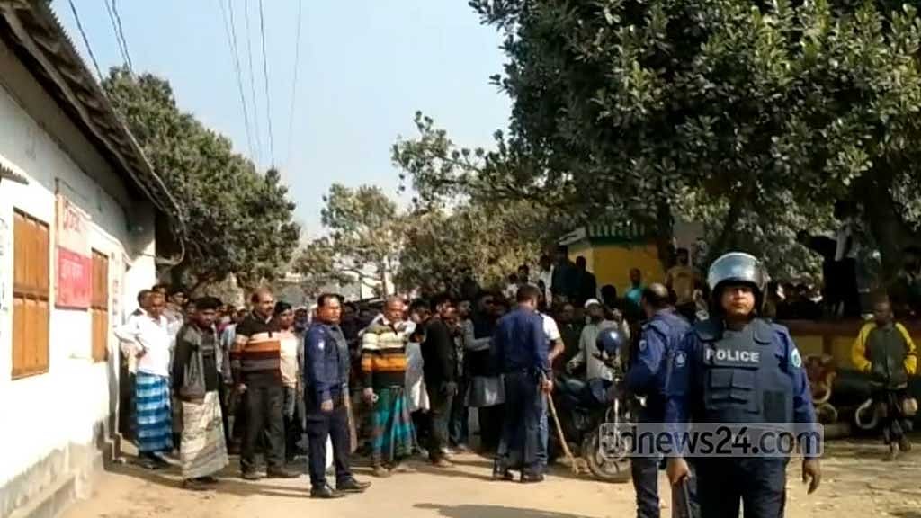নাটোরে ‘বিএনপির মঞ্চ দখল করে আওয়ামী লীগের শান্তি সমাবেশ’