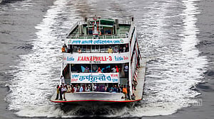 দূষণে ‘ক্লান্ত’ বুড়িগঙ্গা