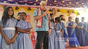 বেশি টাকা দিয়েই বড় কিছু অর্জন করা যায় না: জাফর ইকবাল