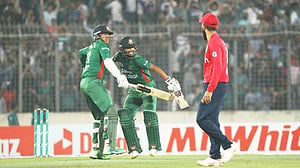 সাহসের অস্ত্রে ইংল্যান্ড-বধ