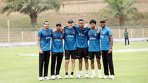 ভয়াল সুন্দর পেস আক্রমণ