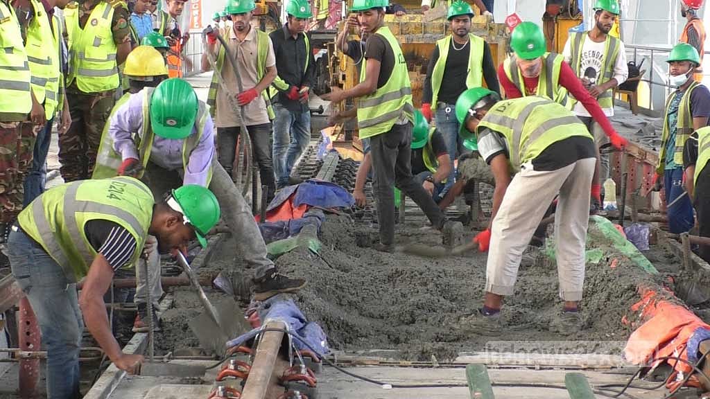 ঢালাইয়ের মধ্য দিয়ে শেষ হল পদ্মা সেতুতে রেললাইন নির্মাণ
