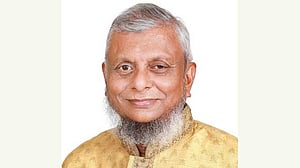 বুকে ব্যথা নিয়ে সিলেটের মেয়র আরিফুল হাসপাতালে