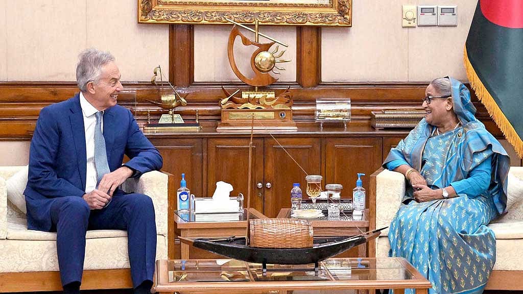 প্রধানমন্ত্রীর সঙ্গে সাবেক ব্রিটিশ প্রধানমন্ত্রী টনি ব্লেয়ারের বৈঠক