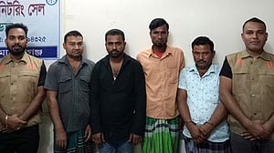 মানিকগঞ্জে মাদকসহ গ্রেপ্তার ৪