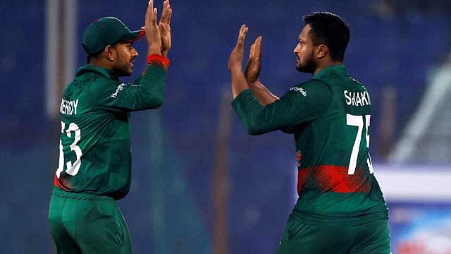 প্রতিপক্ষকে অল্পে থামিয়েও দলকে সাকিব বলেছিলেন, ‘খুশি হওয়ার কিছু নেই’