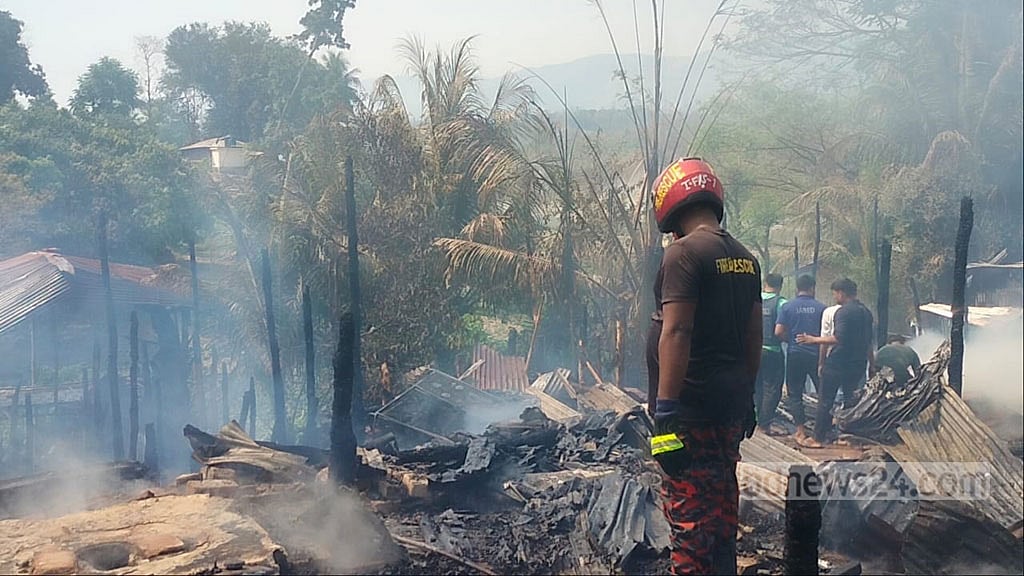 বান্দরবানে এবার থানচি বাজারে আগুন, পুড়ল অর্ধশতাধিক দোকান