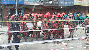 সিদ্দিক বাজারের ভবনে আরেক লাশ, মৃত্যু বেড়ে ২১