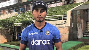 রেকর্ড ৬১ ম্যাচ পর একাদশের বাইরে আফিফ